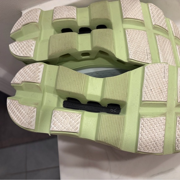 On Running Athletic Shoes in White and Green - Picture 5 of 5